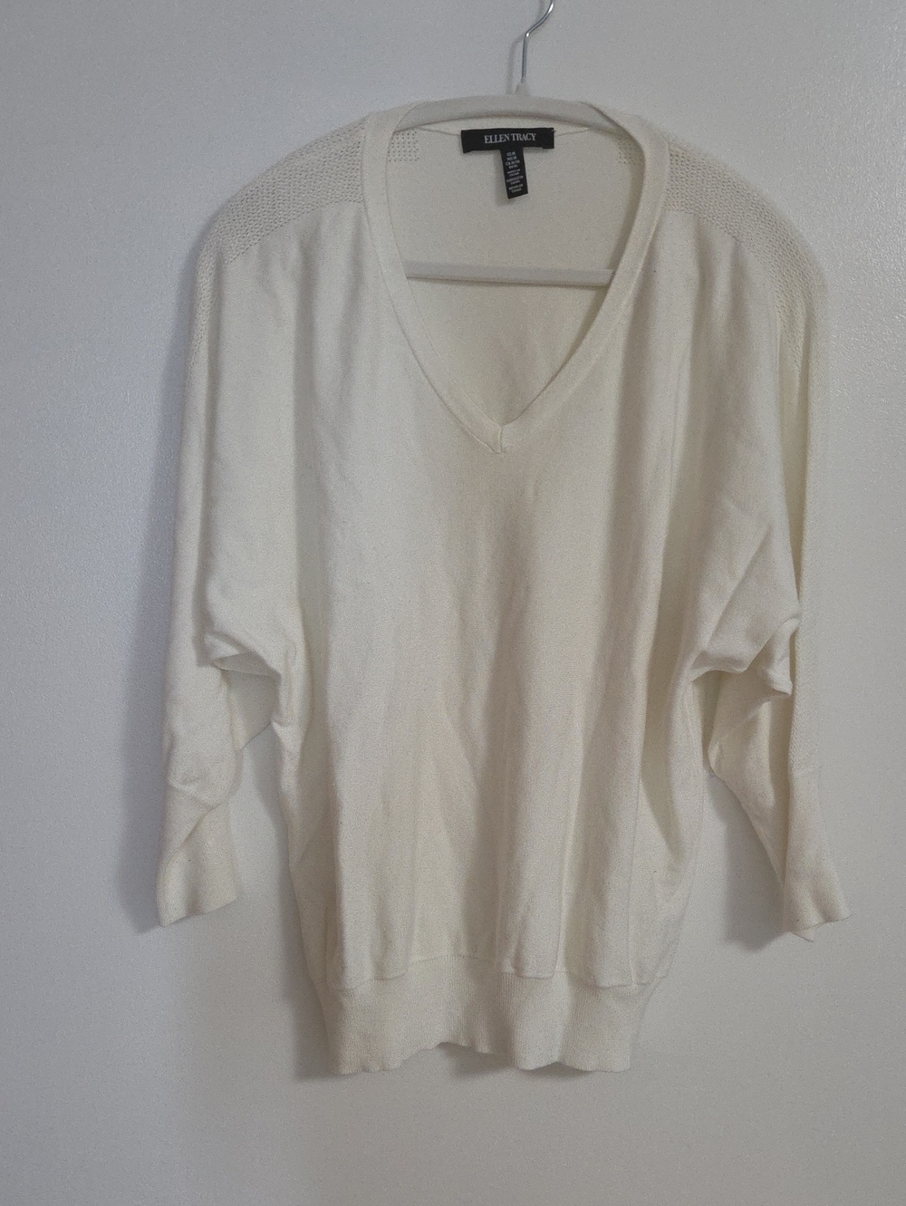 Ellen Tracy Off-White Deep V-Neck Dolman Sleeves Lightweight Pullover Medium